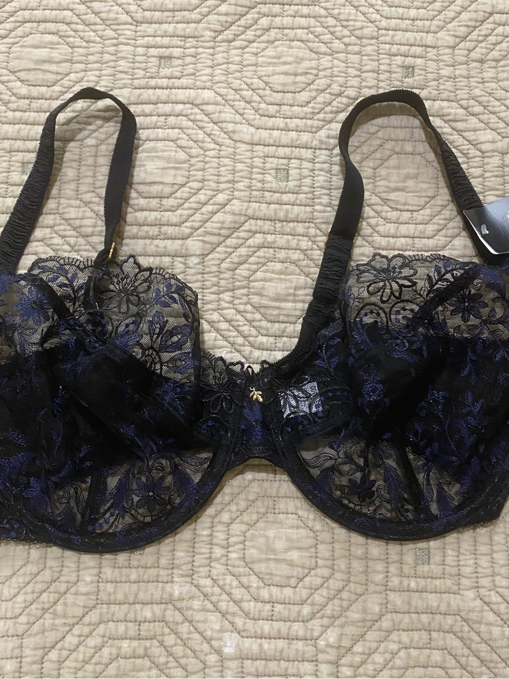 Wacoal Scene Stealer blue and black lace underwire bra. Size 36DD